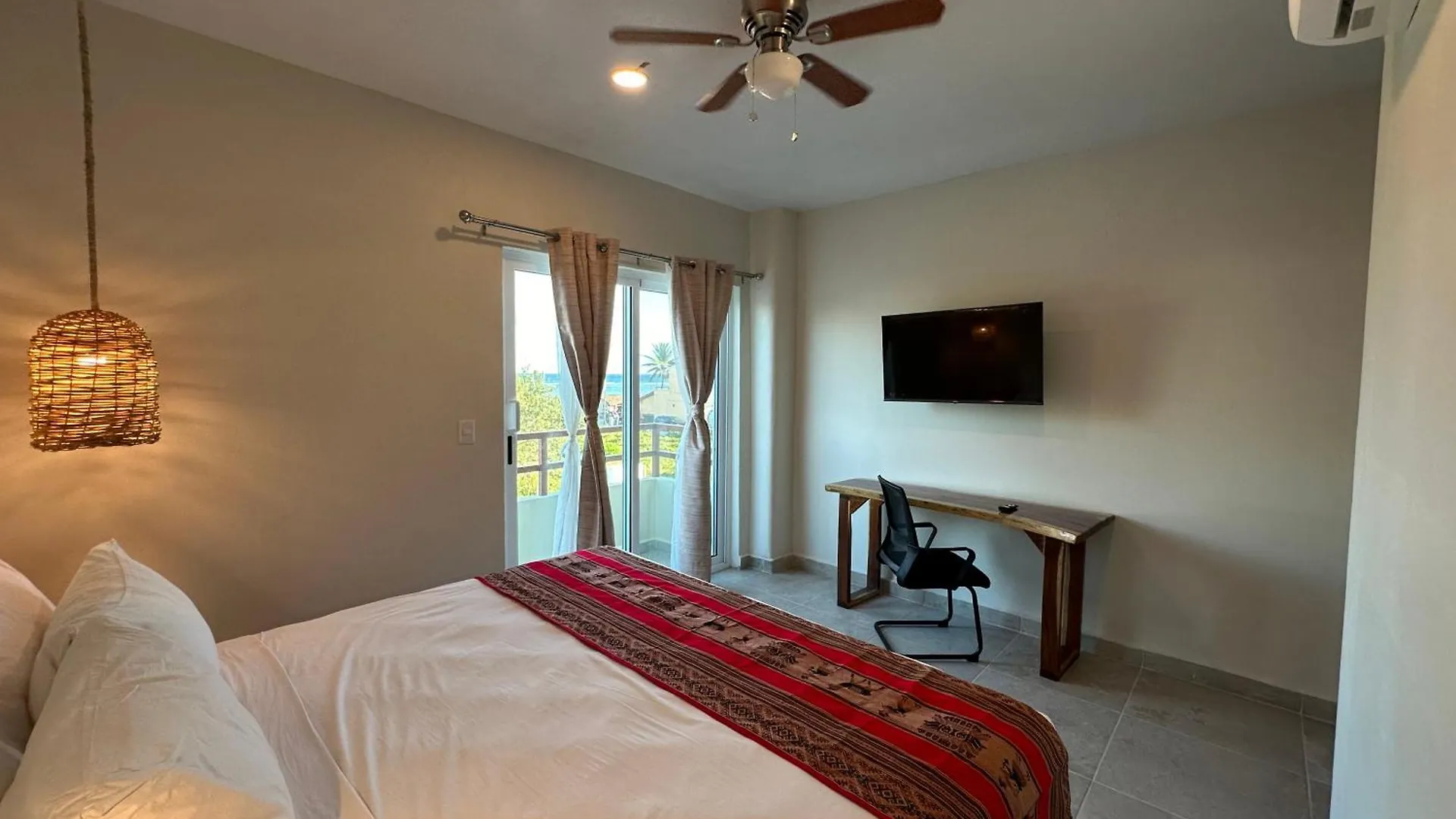 Oneiro Suites With Sea View Mahahual Hotel